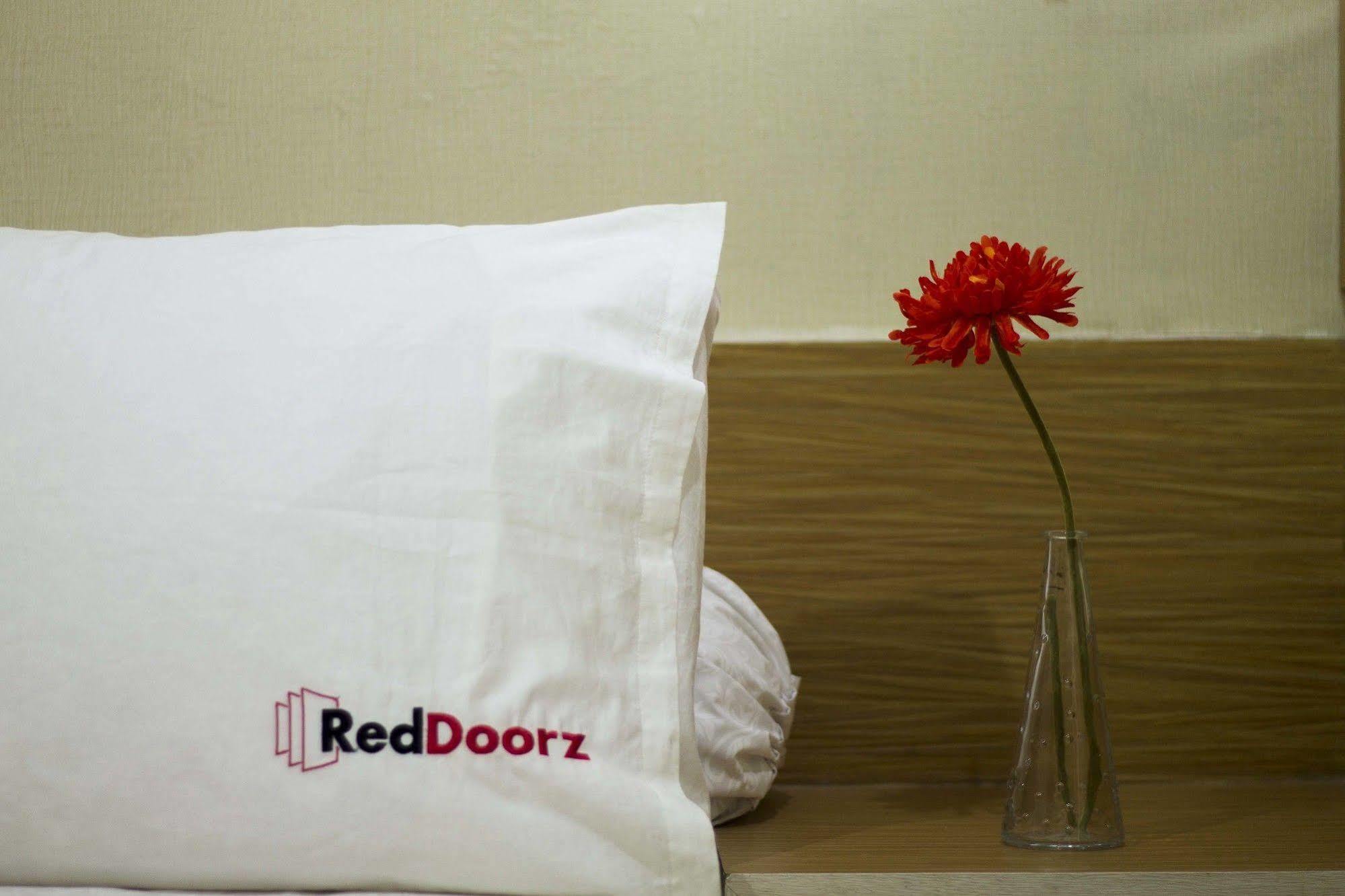 Maison d'hôtes Reddoorz @ Danau Tondano 2*